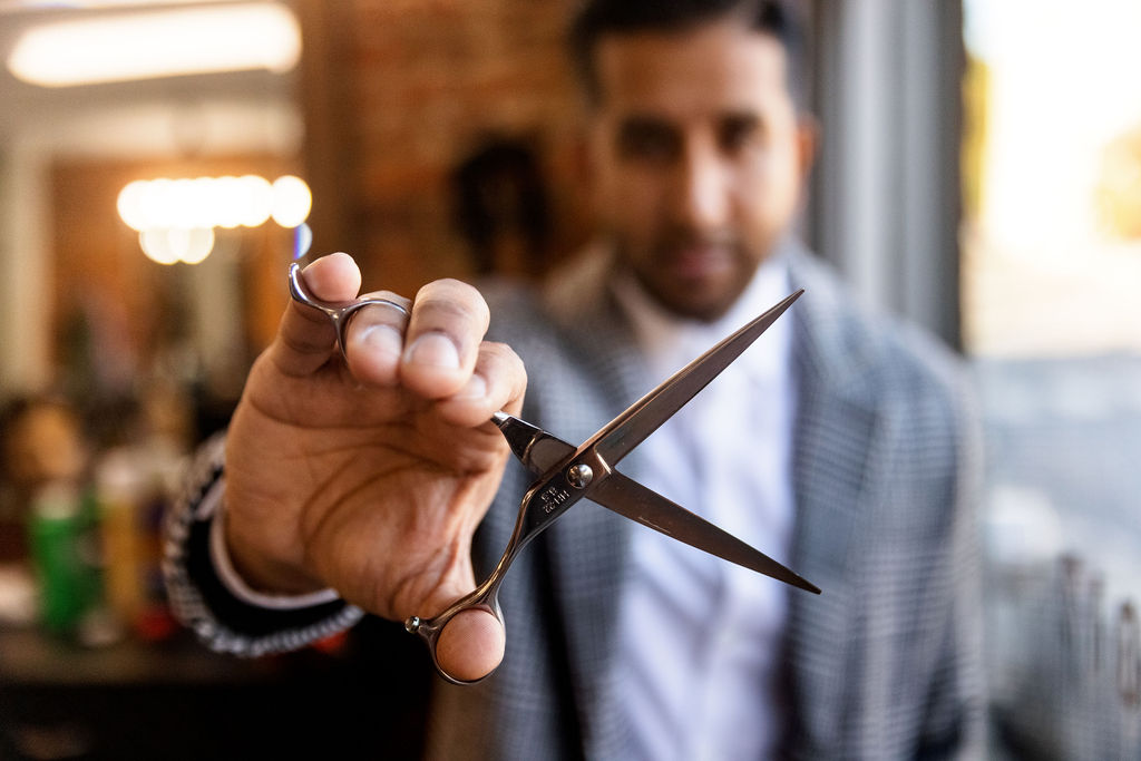 How a Lancaster city barber cut a 76er's hair and weathered the